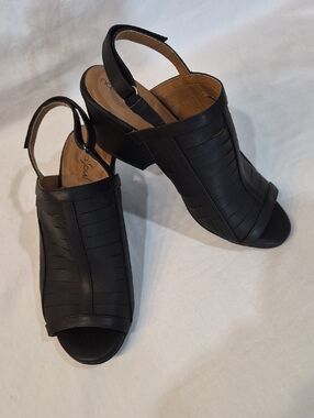 Natural Soul Black Open Toe Slingback Block Heel Sandals